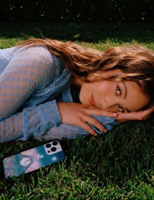 Laufey Samsung Galaxy Case